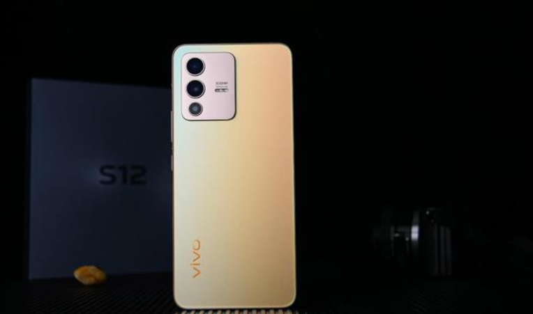 Vivo S12系列已经发布，外观对标iPhone，全能影像自拍旗舰