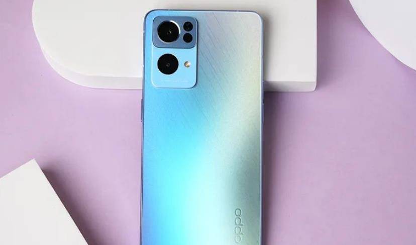 OPPO Reno8Pro晋升机皇，屏下镜头+4nm芯，影像系统更优秀